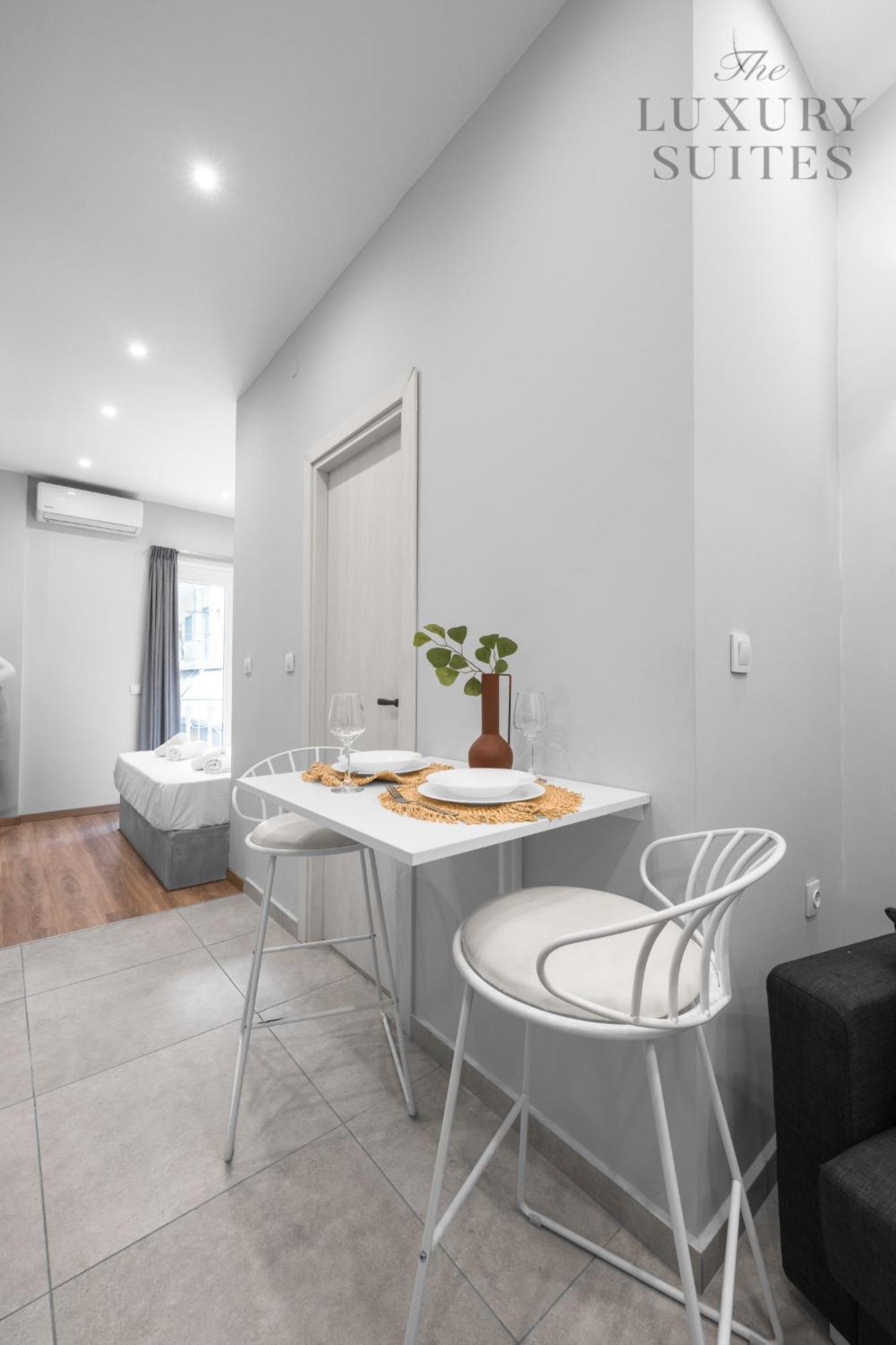 Mavili, The Luxury Suites Thessaloniki Exterior photo